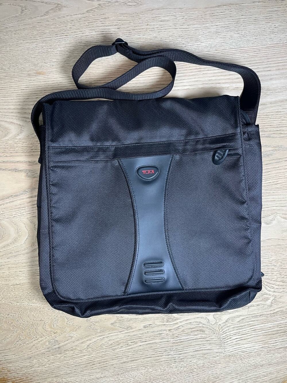 TUMI Alpha Bravo Barton Black Nylon Crossbody Messenger Bag Travel Carry On